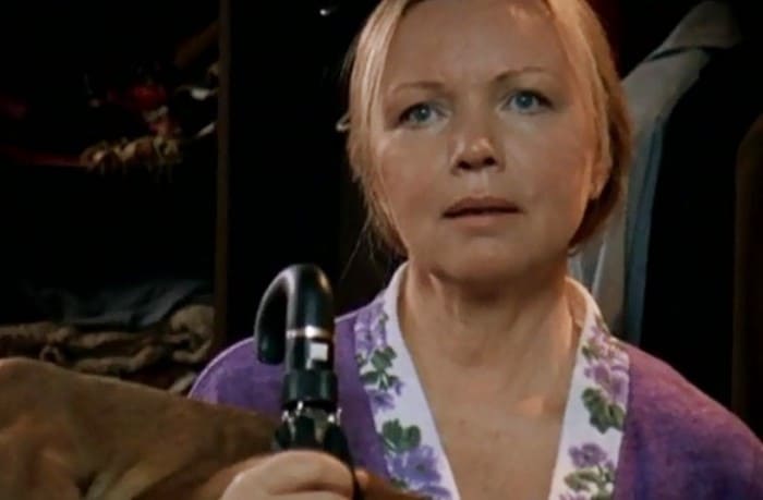 Валентина Теличкина в сериале *Бригада*, 2002 | Фото: kino-teatr.ru Валентина Теличкина в сериале *Бригада*, 2002 | Фото: kino-teatr.ru