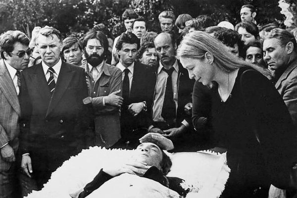 Похороны Владимира Высоцкого, 28 июля 1980 года (kstolica.ru)
