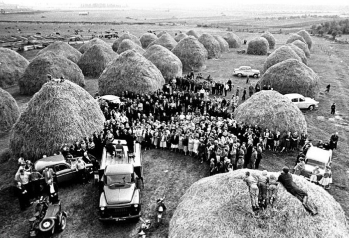 Вперёд в прошлое: 30 чёрно-белых фотографий, на которых запечатлена жизнь советских людей Вперёд в прошлое: 30 чёрно-белых фотографий, на которых запечатлена жизнь советских людей