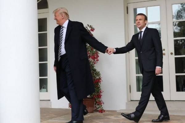 Падение титана или хитрый ход? Несгибаемый Трамп сдался Макрону Падение титана или хитрый ход? Несгибаемый Трамп сдался Макрону