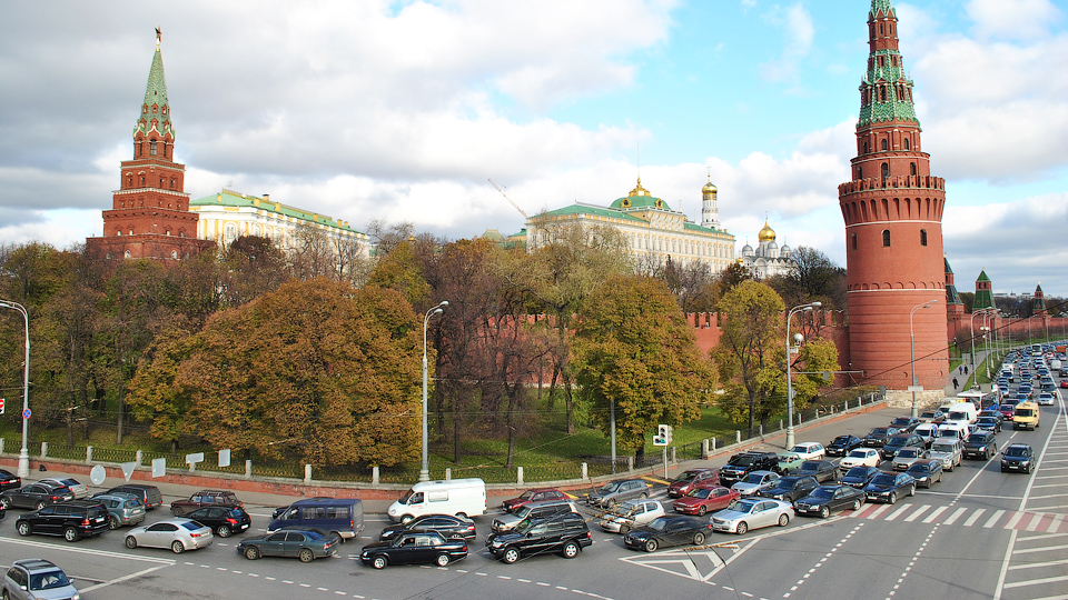 Москвичи стали меньше времени проводить в пробках