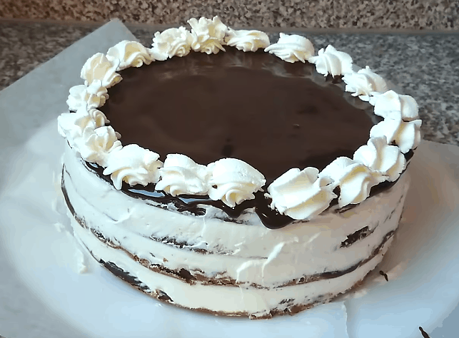 Он сладкий, и его пекут на сковородке. Блин? Нет, торт! Он сладкий, и его пекут на сковородке. Блин? Нет, торт!