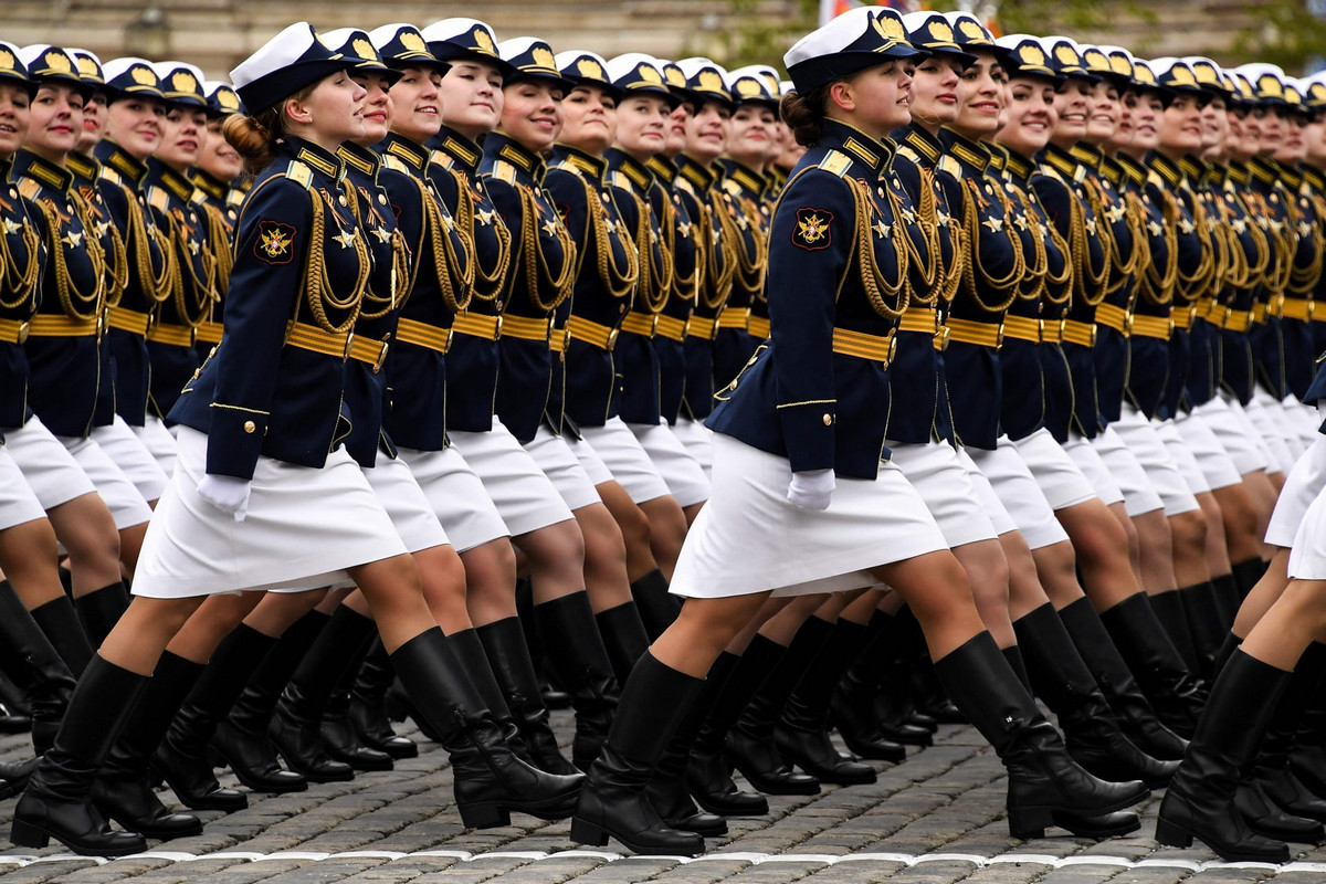 Максимум торжественности: фотографии военных парадов из разных стран Максимум торжественности: фотографии военных парадов из разных стран