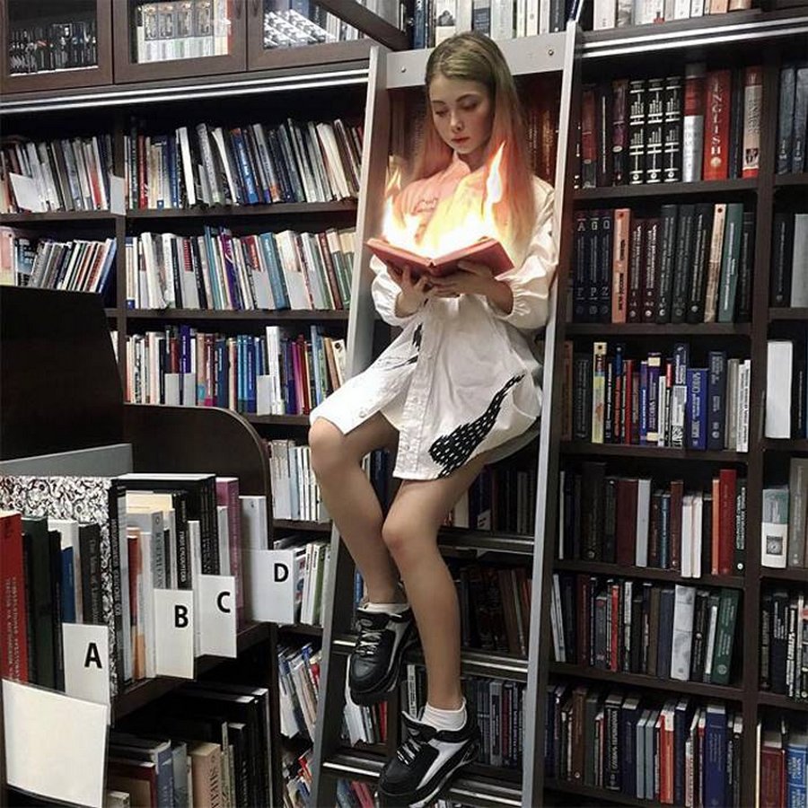 Студентка оголилась в библиотеке ненасытного профессора