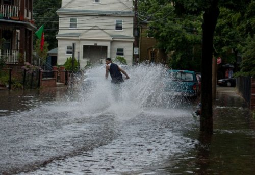 Жизнерадостные люди, которым плевать на непогоду (30 фото) Жизнерадостные люди, которым плевать на непогоду (30 фото)