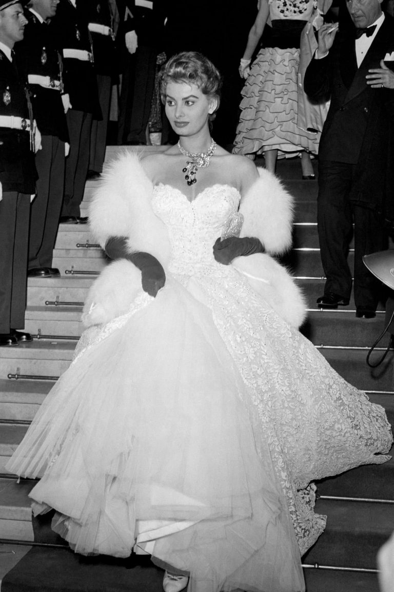 Sophia-Loren-at-the-8th-Cannes-International-Film-Festival-in-May-of-1955-768x1152.jpg Sophia-Loren-at-the-8th-Cannes-International-Film-Festival-in-May-of-1955-768x1152.jpg