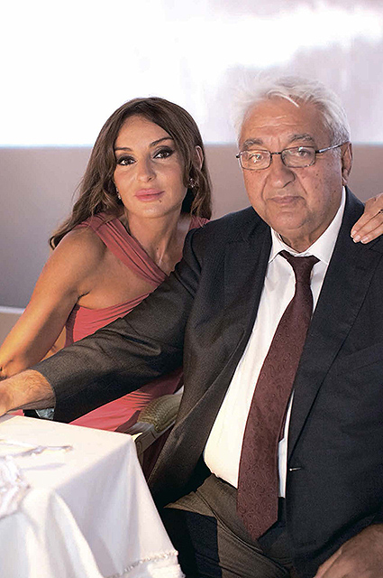 Мехрибан Алиева с отцом Арифом Пашаевым Мехрибан Алиева с отцом Арифом Пашаевым