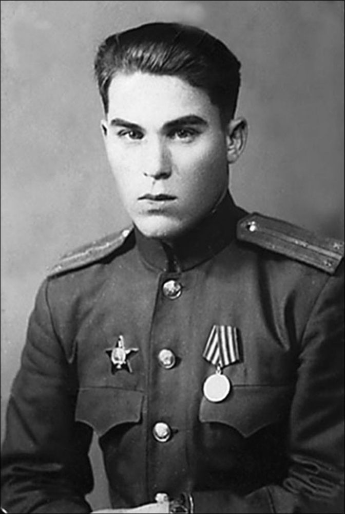 Трагедия семьи Сталина. Что стало с детьми и женами вождя Трагедия семьи Сталина. Что стало с детьми и женами вождя