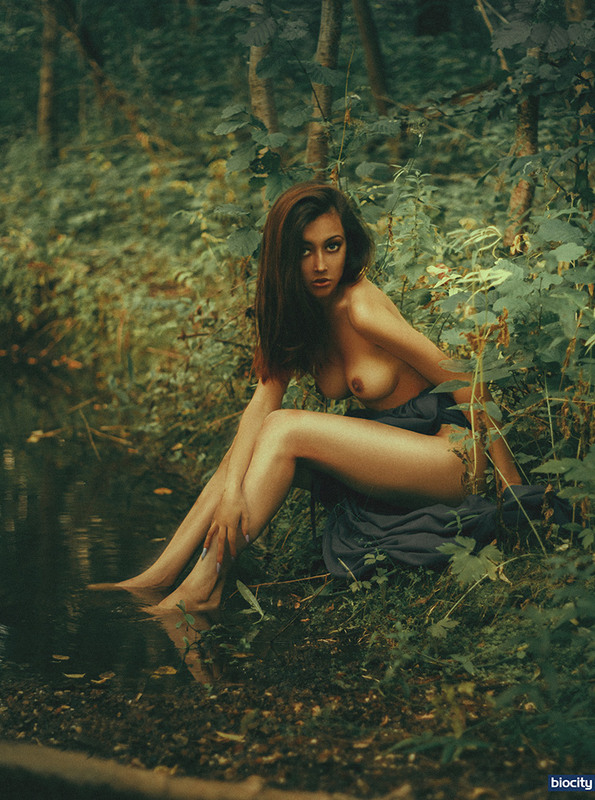 Красавицы у воды (ФОТО 18+) Красавицы у воды (ФОТО 18+)