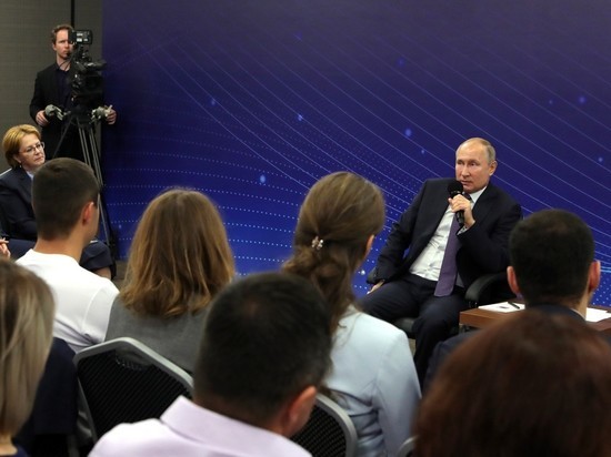 Новости недели: от анекдота Путина про бабушку стало не до смеха Новости недели: от анекдота Путина про бабушку стало не до смеха