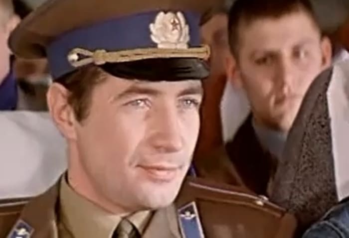 Кадр из фильма *Голубые молнии*, 1978 | Фото: kino-teatr.ru Кадр из фильма *Голубые молнии*, 1978 | Фото: kino-teatr.ru