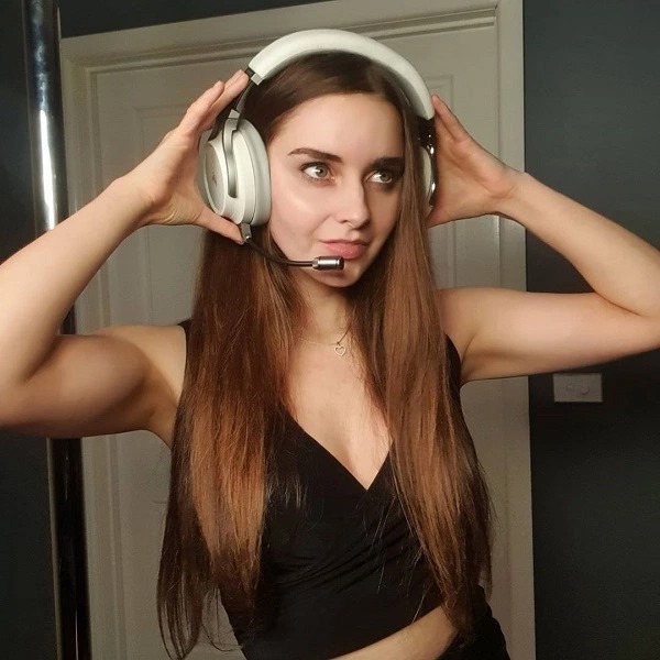 Похотливый пользователь подал в суд на Twitch, за то что травмировал пенис из-за сексуальных стримерш