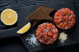 Карпаччо и тартар. Оригинальные блюда из сырой рыбы для Петрова поста