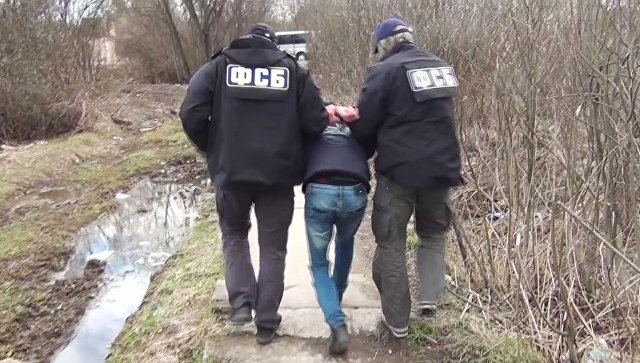 ФСБ опубликовала видео задержания одного из организаторов теракта в метро Петербурга ФСБ опубликовала видео задержания одного из организаторов теракта в метро Петербурга