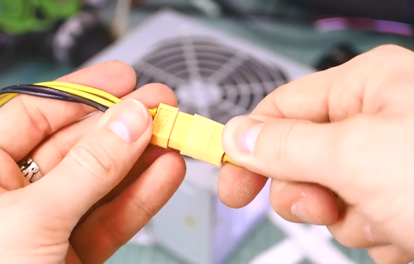Как сделать из аккумуляторного шуруповёрта, сетевой (220V) Как сделать из аккумуляторного шуруповёрта, сетевой (220V)