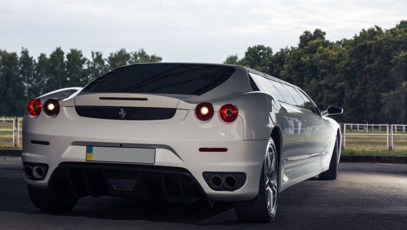 Поддельный лимузин Ferrari F430 конфисковали в Италии Поддельный лимузин Ferrari F430 конфисковали в Италии f430, ferrari, копия, лимузин, реплика