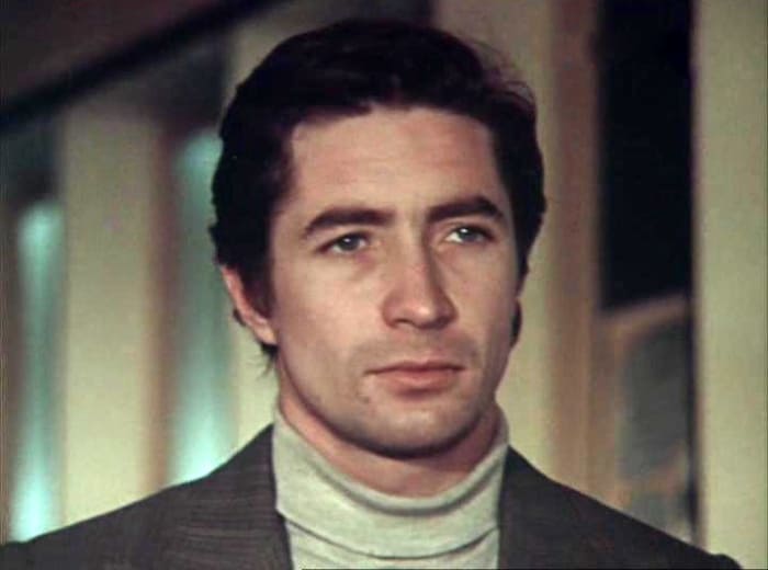 Юрий Каморный в фильме *Призвание*, 1975 | Фото: kino-teatr.ru Юрий Каморный в фильме *Призвание*, 1975 | Фото: kino-teatr.ru