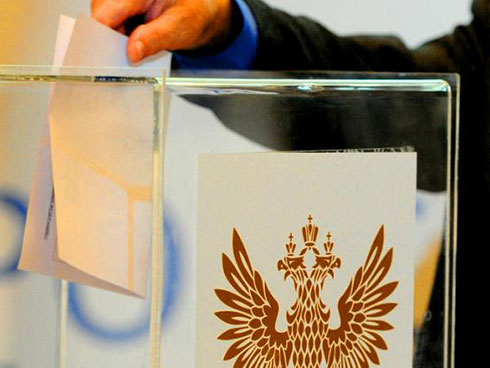 Помочь стране или услужить властителю?