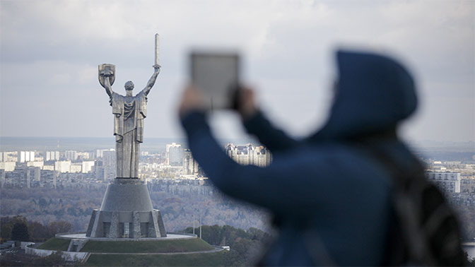 В Госдуме предложили вернуть России половину Украины после слов об «оккупации» В Госдуме предложили вернуть России половину Украины после слов об «оккупации»