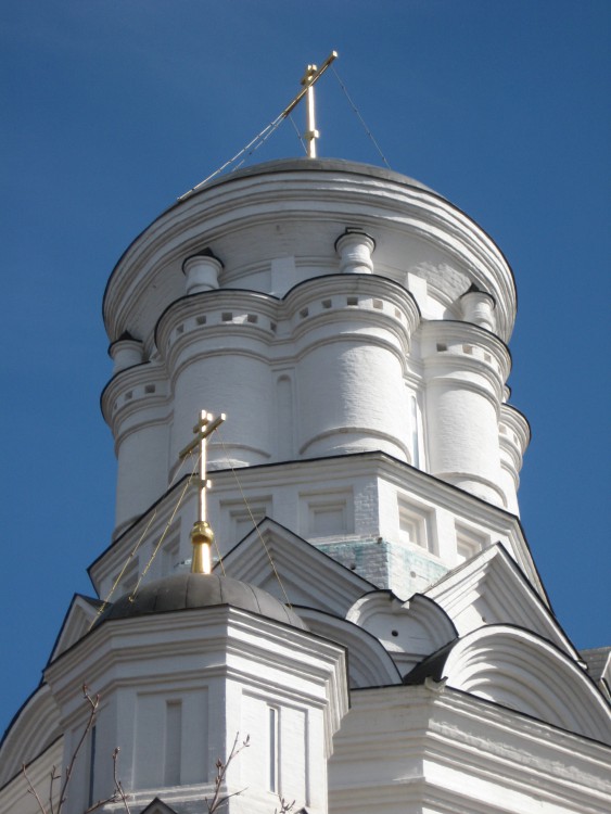 Прогулки по Коломенскому. Храм Усекновения главы Иоанна Предтечи. Голосов овраг. Прогулки по Коломенскому. Храм Усекновения главы Иоанна Предтечи. Голосов овраг.