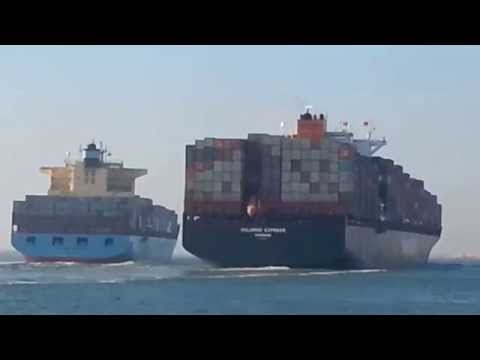 Столкновение контейнеровозов у Суэцкого канала