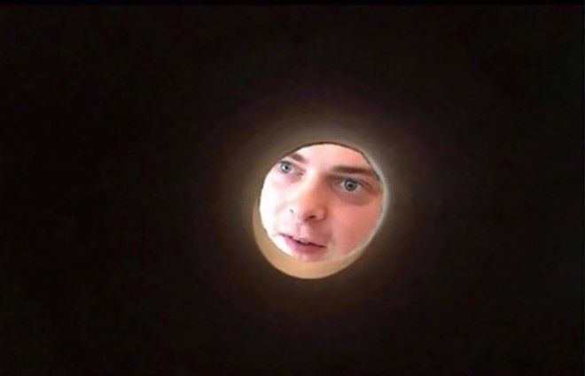 Take A Selfie Through A Toilet Roll Tube And Pretend You're The Moon Take A Selfie Through A Toilet Roll Tube And Pretend You