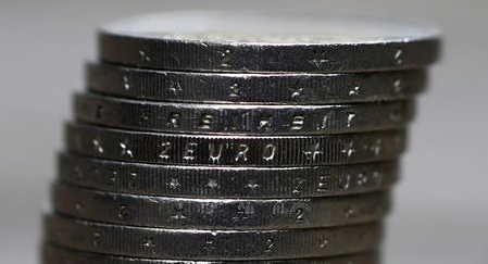 A pile of two Euro coins is pictured in an illustration taken October 13, 2016. REUTERS/Leonhard Foeger A pile of two Euro coins is pictured in an illustration taken October 13, 2016. REUTERS/Leonhard Foeger