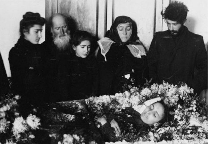 Трагедия семьи Сталина. Что стало с детьми и женами вождя Трагедия семьи Сталина. Что стало с детьми и женами вождя
