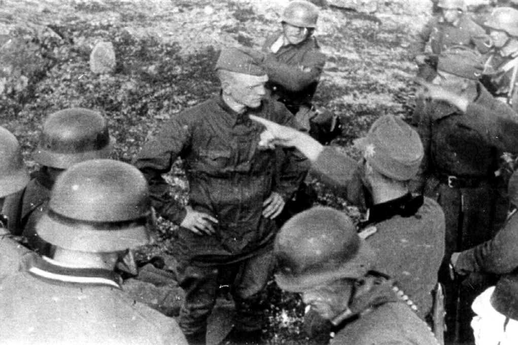 Русских не победить: Наверняка вы все видели эту фотографию. Один человек взял и разыскал героя Русских не победить: Наверняка вы все видели эту фотографию. Один человек взял и разыскал героя