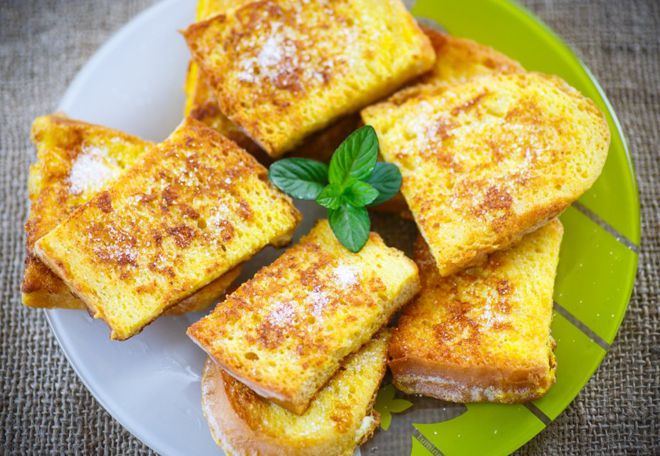 если хлеб засох на сковородку его