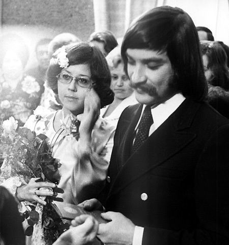 1. Свадьба Александра Тихановича и Ядвиги Поплавской, они создали ансамбль "Верасы" 1. Свадьба Александра Тихановича и Ядвиги Поплавской, они создали ансамбль "Верасы" СССР, свадьбы