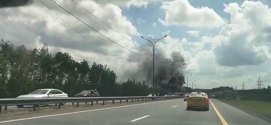 Видео: автобус загорелся в Подмосковье