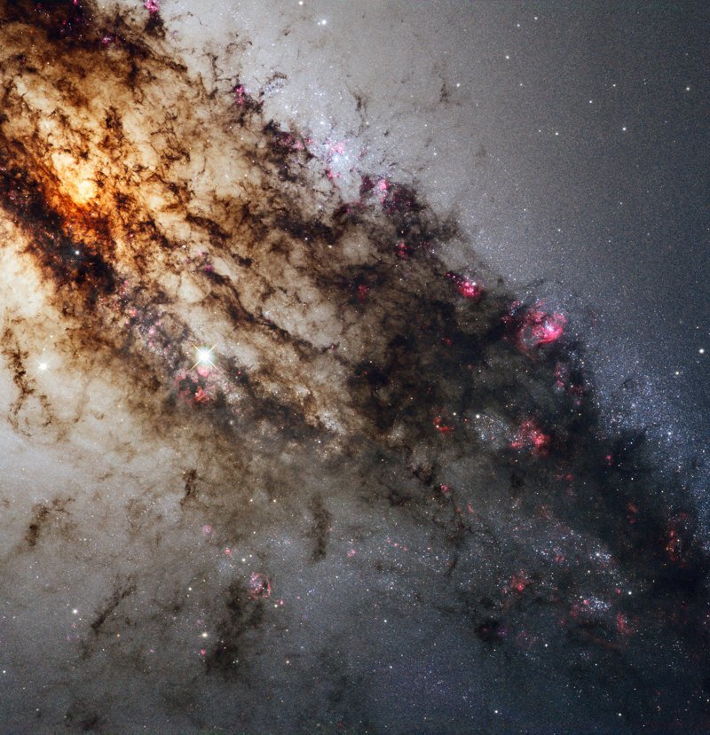 Uma galáxia lenticular gigante Centaurus A na constelação Centaurus é um espaço interessante, beleza, ciência, foto