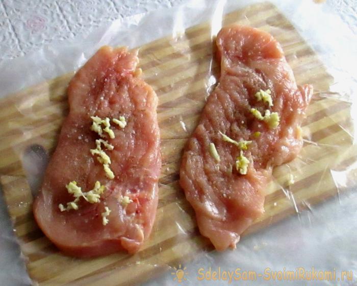 Как сделать куриную грудку с сыром