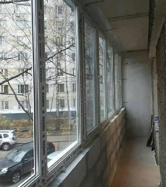 Семья переделала балкон из хламовника в место для отдыха