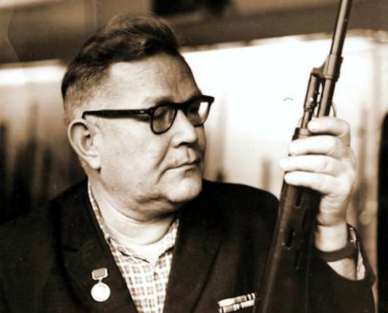Е.Ф. Драгунов, советский конструктор, создатель СВД. (kalashnikov.media) Е. Ф. Драгунов, советский конструктор, создатель СВД.