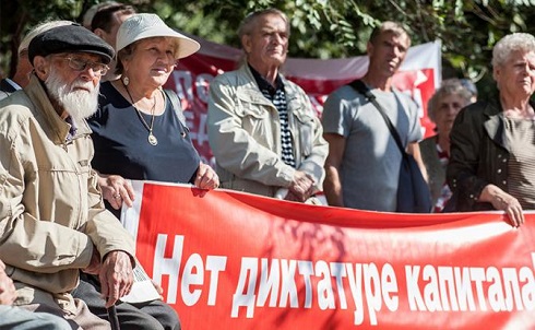 Национальной идеей россиян стало желание пережить эту власть Национальной идеей россиян стало желание пережить эту власть