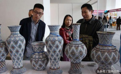 Китайские вазы из игральных карт, чего только не придумают... Китайские вазы из игральных карт, чего только не придумают...