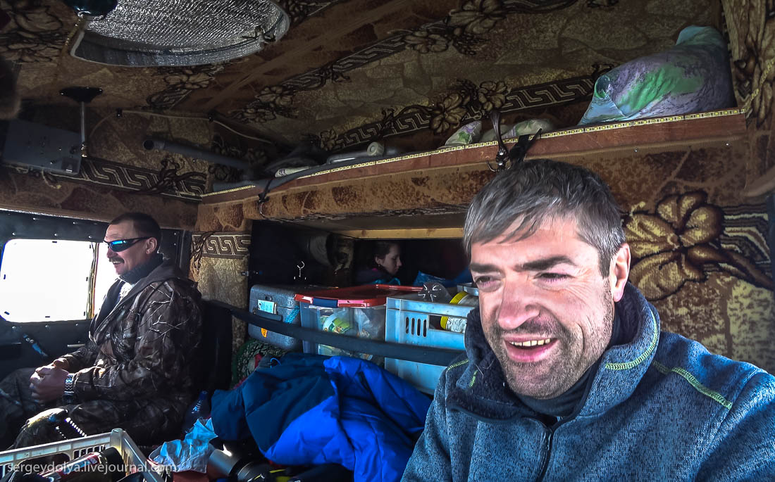 Сквозь тундру на ковре-вездеходе Сквозь тундру на ковре-вездеходе