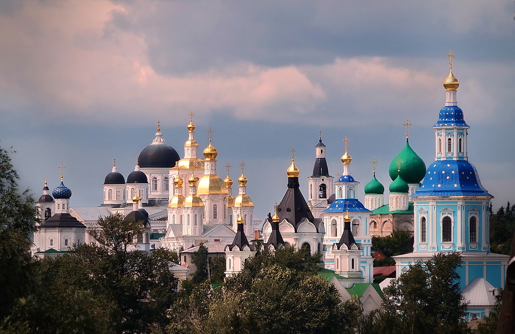 Храни нас всех,храни.... Храни нас всех,храни....