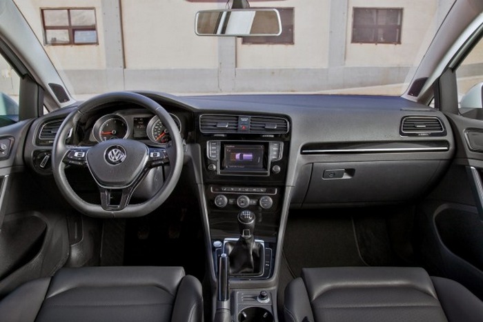 Салон автомобиля Volkswagen Golf TDI. Салон автомобиля Volkswagen Golf TDI.