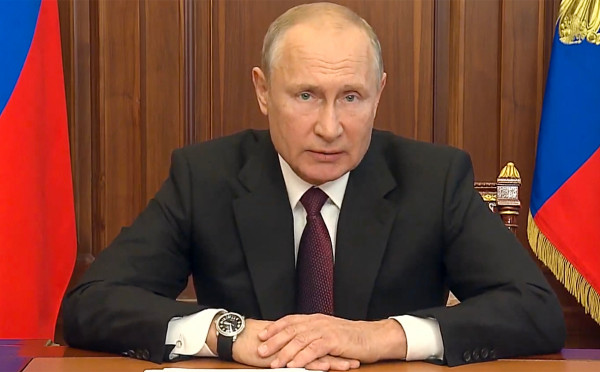 Путин заявил об отступлении пандемии коронавируса в России
