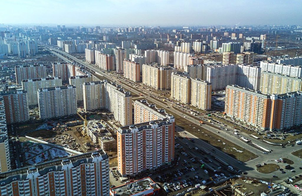 Россияне «штурмуют» столицу РФ: население Москвы стало критически высоким Россияне «штурмуют» столицу РФ: население Москвы стало критически высоким