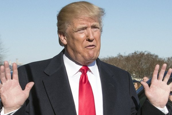 Сенаторы призвали Трампа ввести новые санкции против России Сенаторы призвали Трампа ввести новые санкции против России