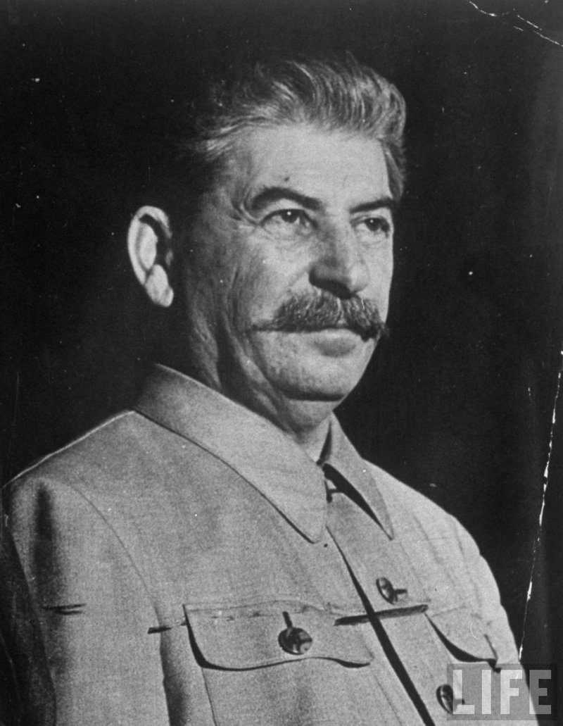 Сталин: "Вы знаете, какую услугу оказали Гитлеру?! Вы гитлеровцы" Сталин: "Вы знаете, какую услугу оказали Гитлеру?! Вы гитлеровцы" СССР, военное, истории, ностальгия, политика, факты