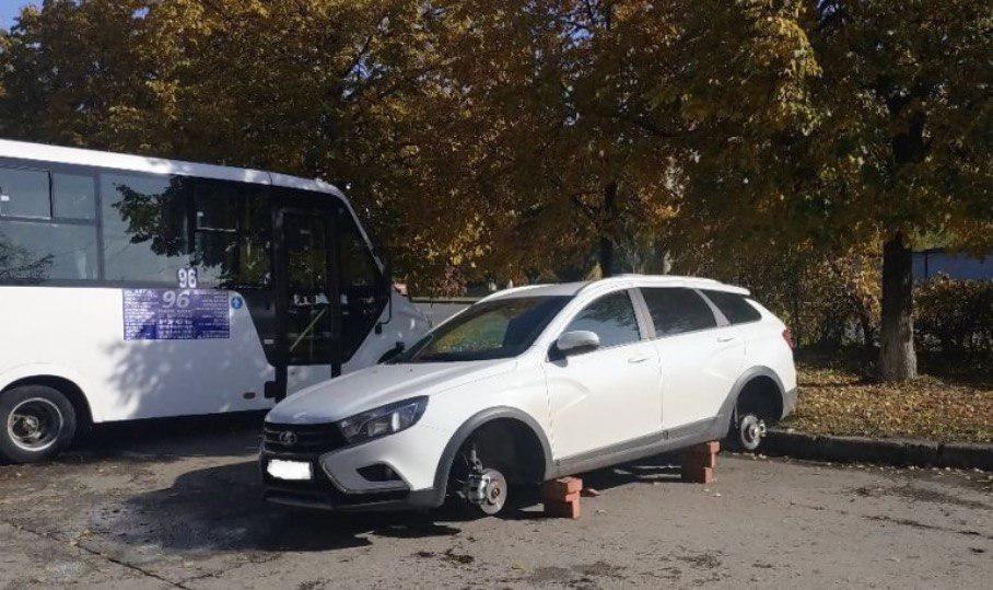В Тольятти взяли банду охотников за дисками Vesta В Тольятти взяли банду охотников за дисками Vesta