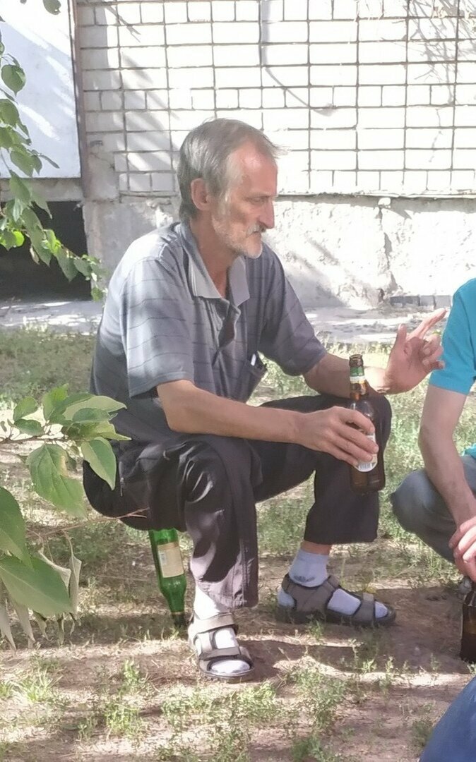 Видимо, удобно... Всегда оставаться на своей волне - бесценно!
(17 фото + 3 гиф)