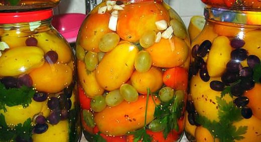 ПОМИДОРЫ С ВИНОГРАДОМ – отличная зимняя закуска ВКУСНЯТИНА НЕРЕАЛЬНАЯ!
