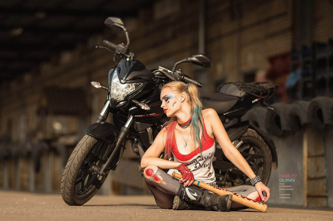 Листая страницы интернета: Красивые девушки, автомобили и мотоциклы