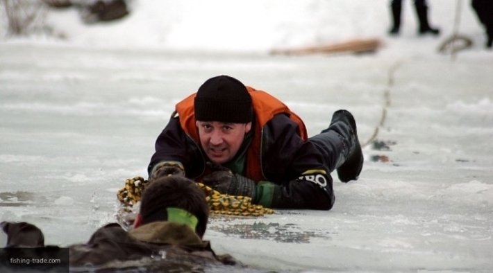 В Самарской области рыбак провалился под тонкий лед у острова Нижний
